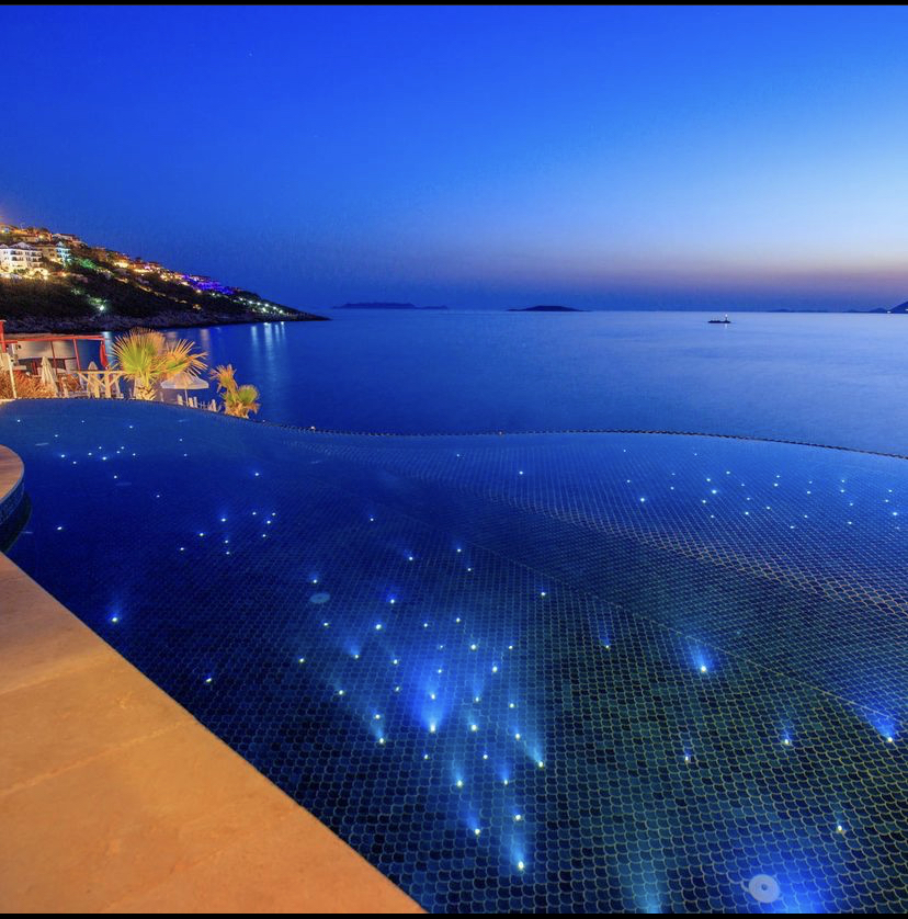 Havuz Aydınlatmalarında Fiber Optik Neden Tercih Edilir?